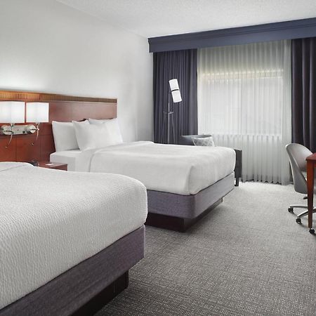 Hotel Courtyard Charlotte Arrowood Esterno foto