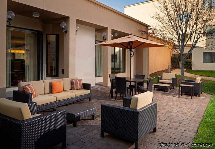 Hotel Courtyard Charlotte Arrowood Esterno foto